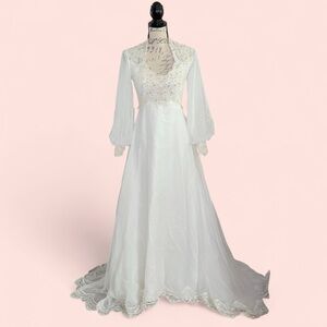 Vintage Lace Wedding Dress w/ long slip skirt